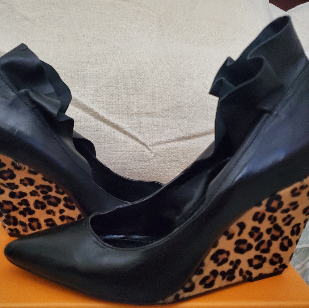 Leopard print wedges